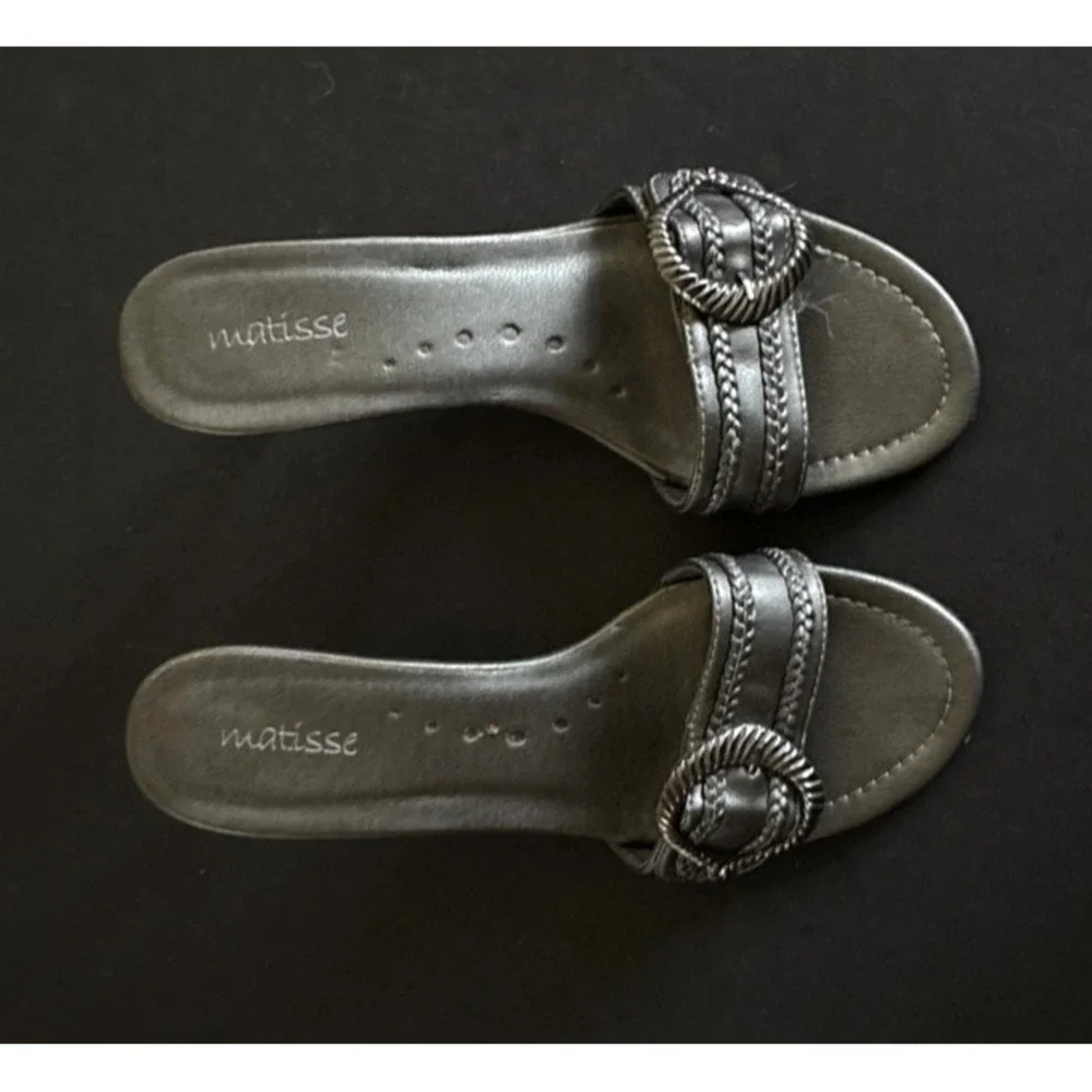 Elegant Matisse Ladies Slip On Heels Size 9